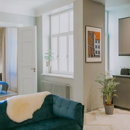 Eden Apartment *